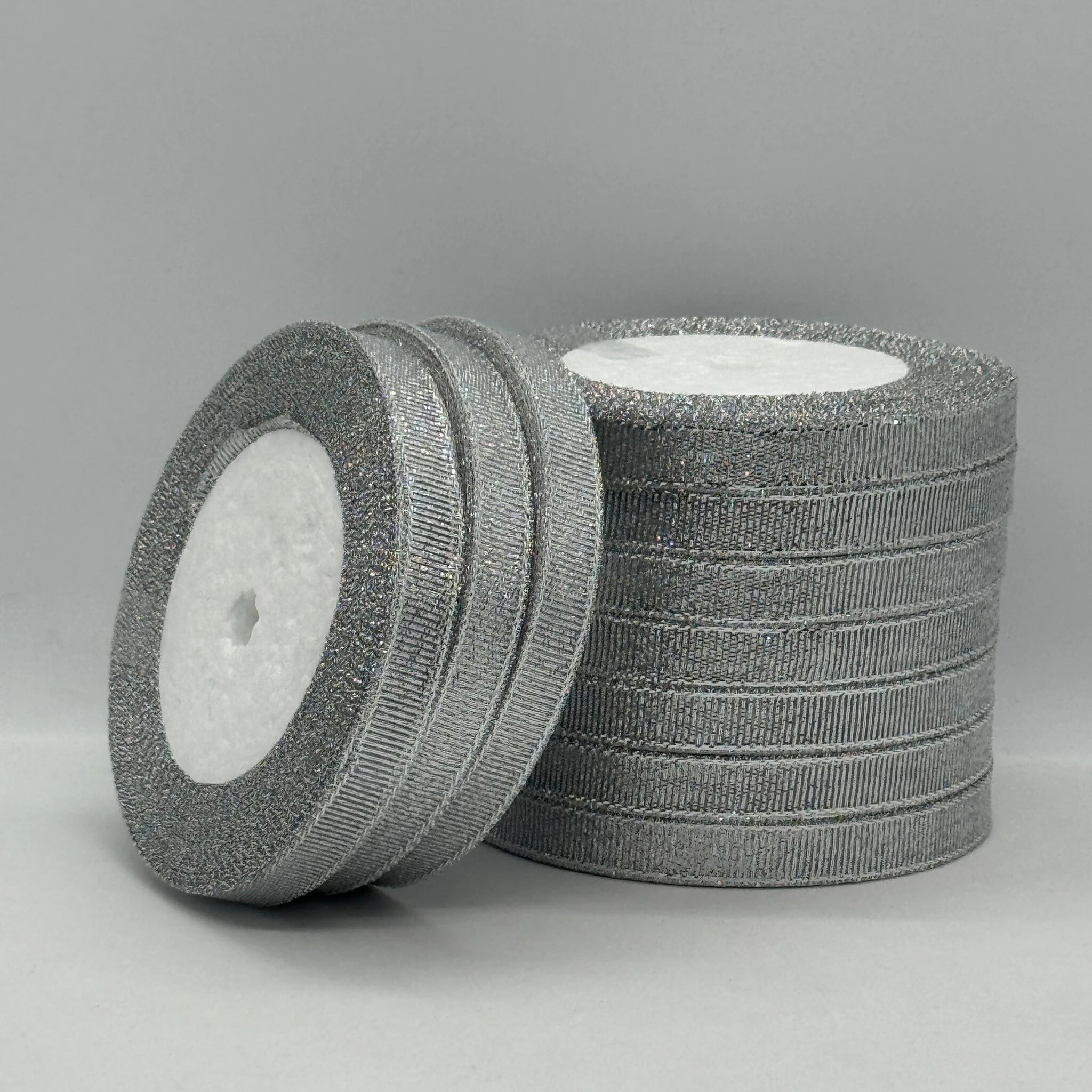 Парчова стрічка оптом — рулони 0,6–5 см для одягу, декору та пакування