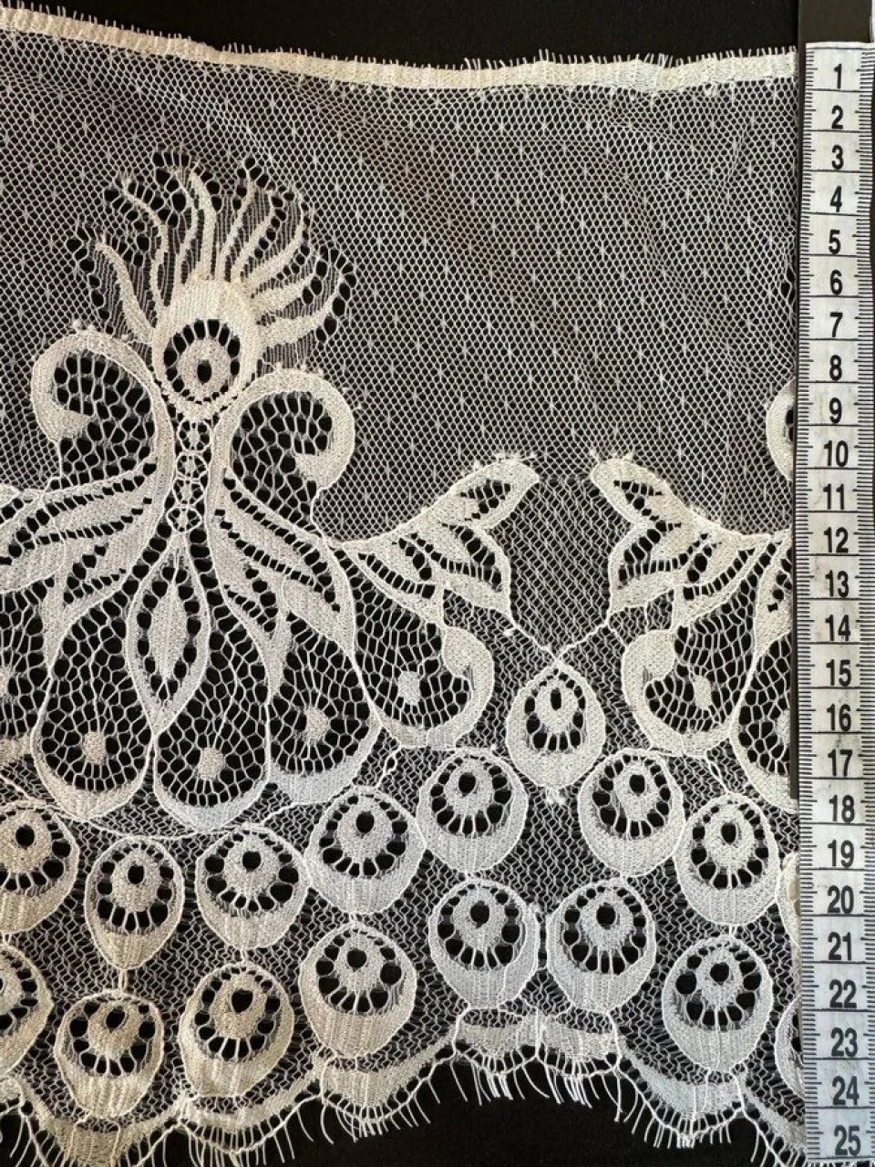 Мереживо французьке J73093 27 см. (10*3 м.), чорний