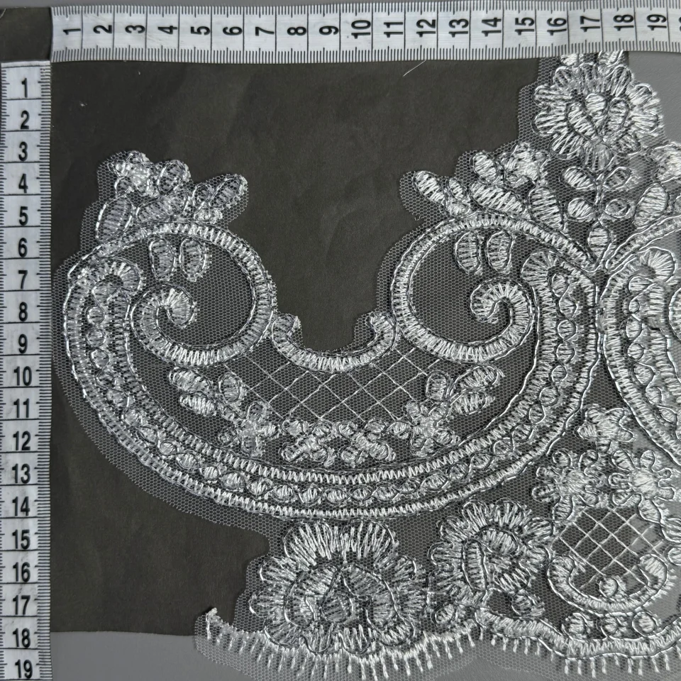 Мережево з кордовую ниткою та люрекс GD602854A 17 см.(16 ярдів/14.6 м.), срібло/теплий білий