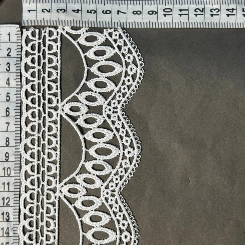 Мереживо поліестер 183 8 см.(18.5 метрів), білий