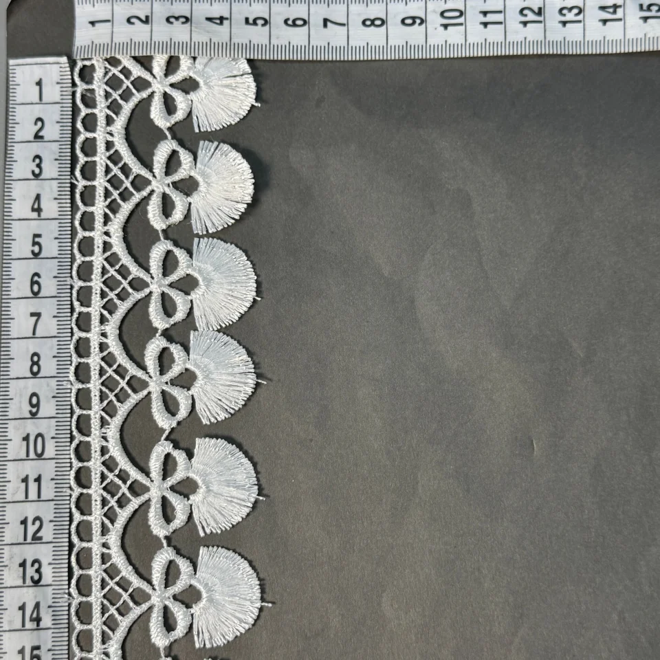 Мереживо поліестер 109 4.7 см (19.7 метрів), молочний