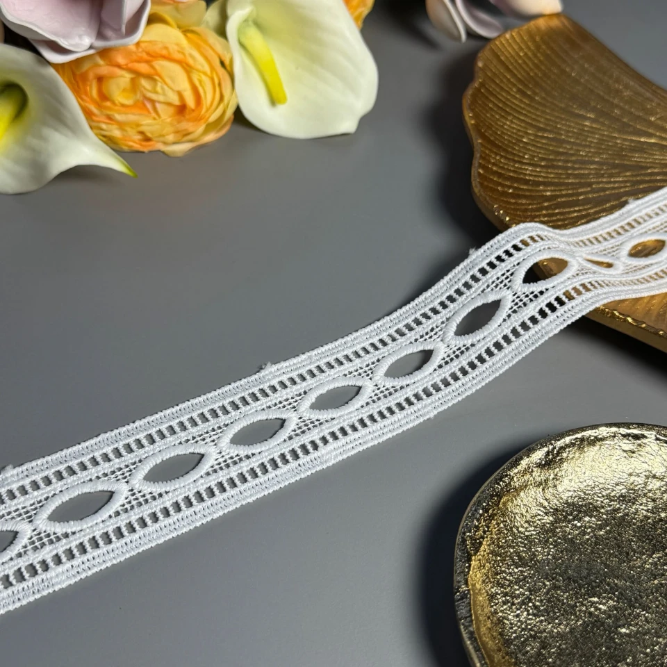 Мереживо поліестер ВВ103289 4 см.(15 ярдів/13.5 м.), теплий білий