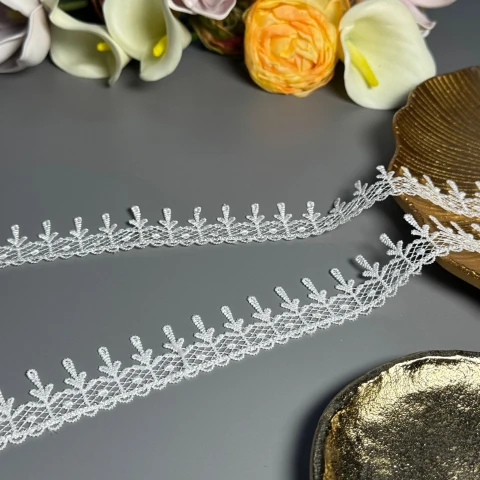 Мереживо поліестер ВВ104792 3 см.(15 ярдів/13.5 м.), теплий білий