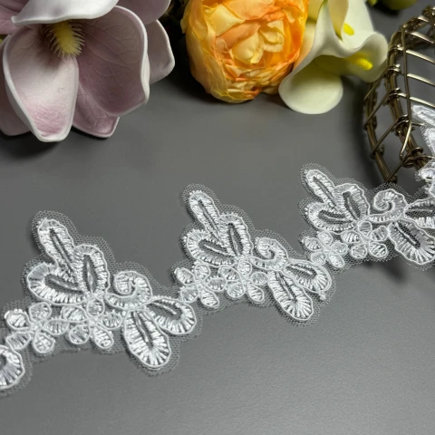 Мережево з кордовую ниткою Т600013 6 см.(16 ярдів/14.6 м.), білий