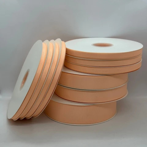 Стрічка репс 0.65 см (33*100 ярдів/91 м.), 1212 світлий персик