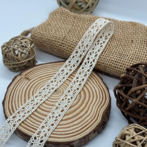 Мереживо макраме 8456 1,5 см (300 ярдів/274,3 м.), бежевий