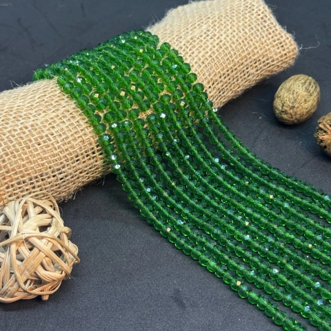 Хрусталь на нитці 6 мм (10*83 шт.), М026 зелена трава