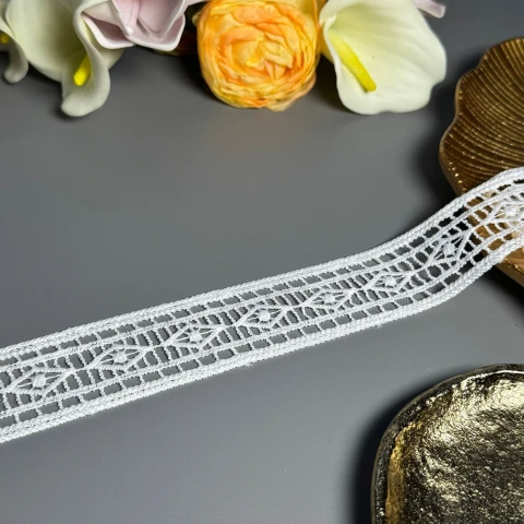 Мереживо поліестер ВВ102906 4 см.(30 ярдів/27.3 м.), теплий білий