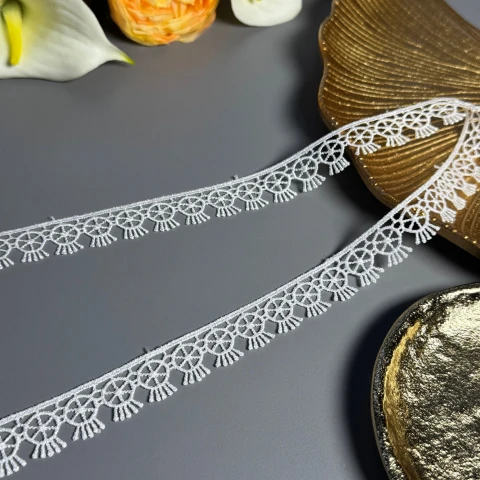 Мереживо поліестер ВВ104791 2 см. (30 ярдів/27.3 м.), теплий білий