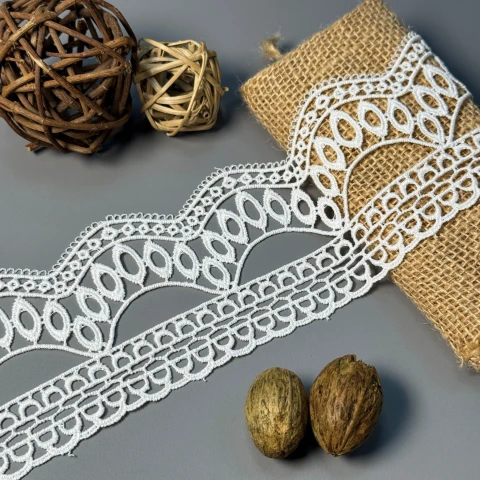 Мереживо поліестер 183 8 см.(18.5 метрів), білий