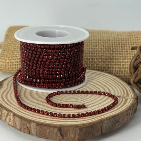 Цепі камні на бабінах ss 8 2.5 мм (10 ярдів), бордо