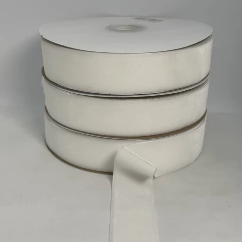 Лента бархат 3.8 см (25 ярдов/22,75 м.), 02 теплый белый