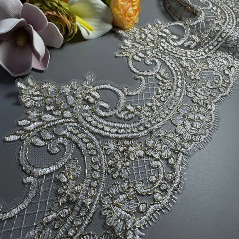 Мережево з кордовую ниткою та люрекс GD602854A 17 см.(16 ярдів/14.6 м.), золото/теплий білий