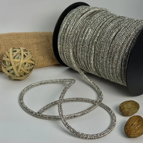 Стразовий шнур 6 мм 8 рядів (50 м), срібло