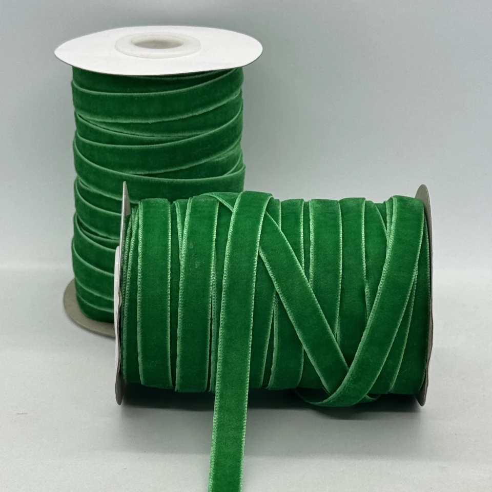 Стрічка оксамит 1 см (25 ярдів/22,75 м.), 37 зелена трава