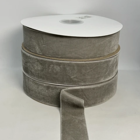 Стрічка оксамит 3.8 см (25 ярдів/22,75 м.), 94 світлий сірий