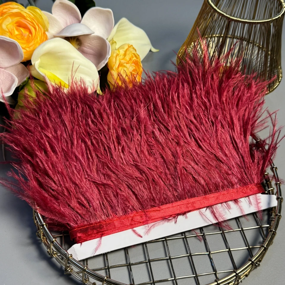 Пір'я на тасьмі 7-10 см (10 метрів), бордовий