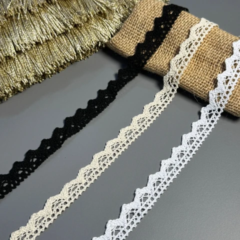 Мереживо макраме 11-2 2 см.(200 ярдів/182,8 м.), білий