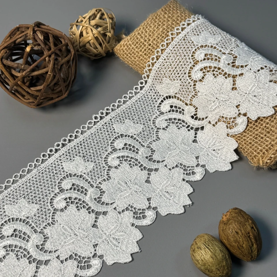 Мереживо поліестер 205 10,5 см.(19.5 метрів), молочний