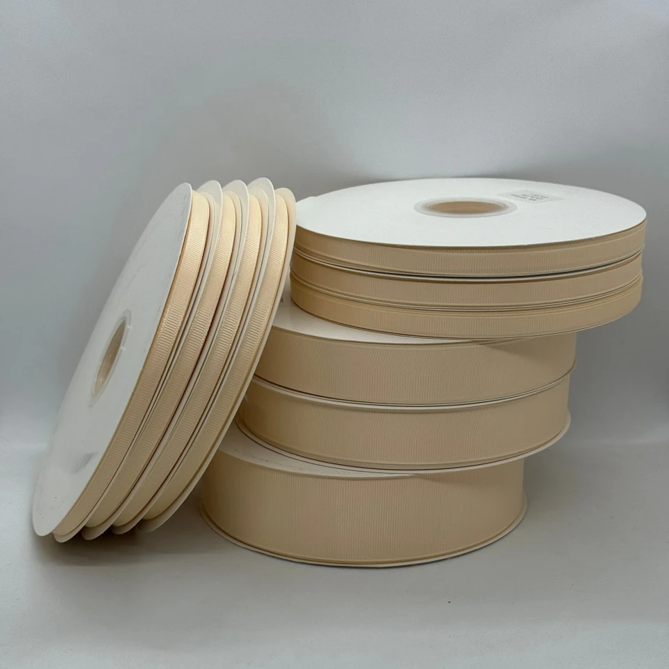 Стрічка репс 1 см (25*100 ярд/ 91 м.), 1181 світлий бежевий