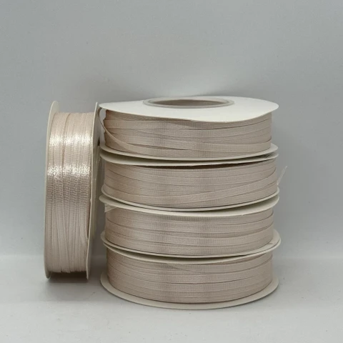Стрічка атласна 0.3 см (5*100 ярдів), 172 м'який бежевий