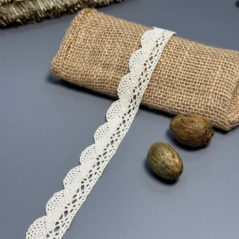 Мереживо макраме 13-4 2 см.(200 ярдів/182,8 м.), бежевий