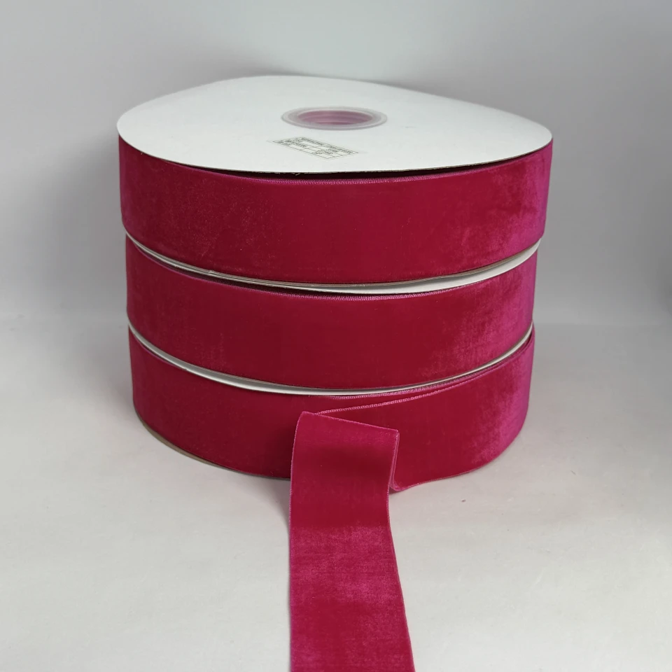 Стрічка оксамит 3.8 см (25 ярдів/22,75 м.), 29 темний малиновий