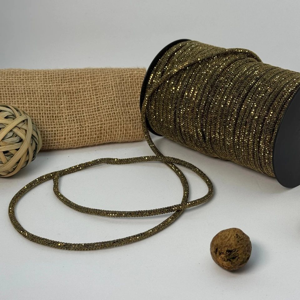 Стразовий шнур 4 мм 8 рядів (50 м), золото GOLD