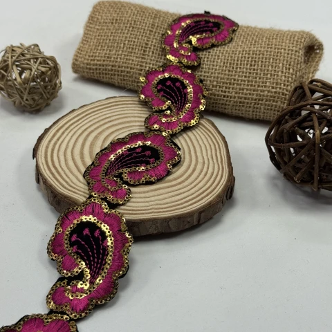 Тесьма клеевая люрекс7107 (4.8 м), малиновый