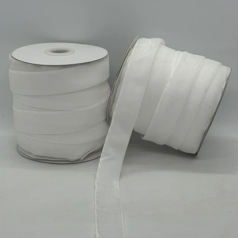 Стрічка оксамит 2 см (25 ярдів/22,75 м.), 01 білий