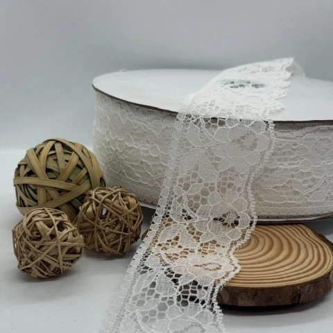 Мереживо поліестр кольорове 101 6 см (100 ярдів/91 м.), 3 айворі