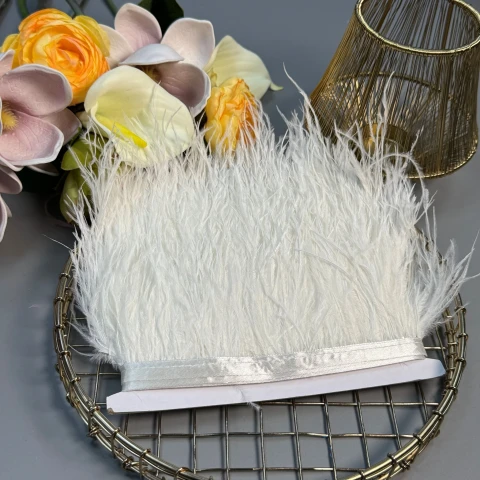 Пір'я на тасьмі 7-10 см (10 метрів), 49 білий