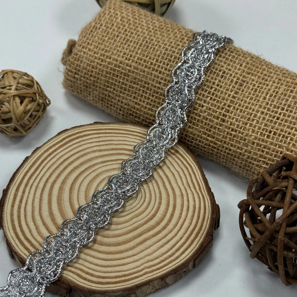 Тасьма люрекс 13-7134 (20 ярдів/18,28 м.), срібло