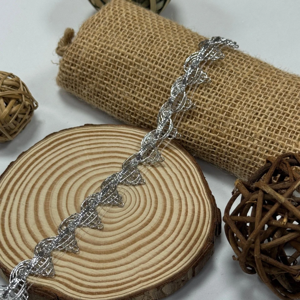 Тасьма люрекс 13-7704 (20 ярдів/18,28 м.), срібло