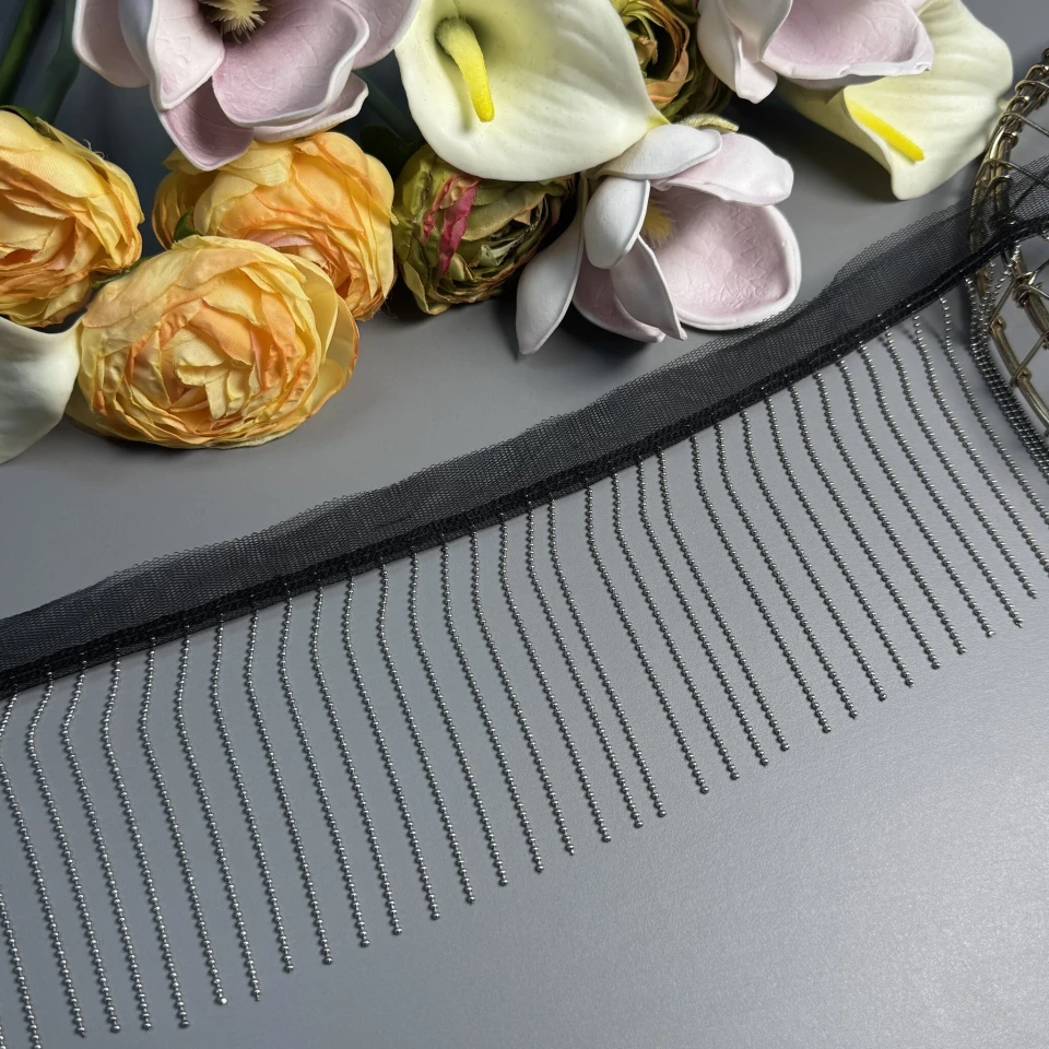 Бахрома з кульками  9 см (44 м), чорний