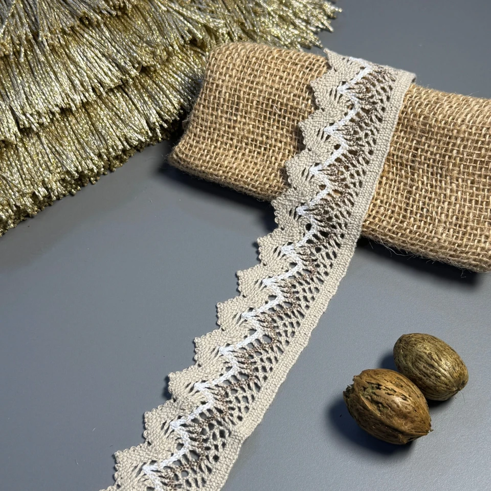 Мереживо макраме 8195 4,5 см.(100 ярдів/91,4 м.), бежевий+білий