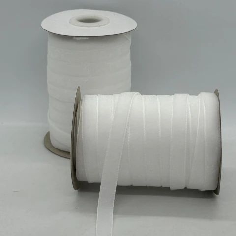 Стрічка оксамит 1 см (25 ярдів/22,75 м.), 02 теплий білий