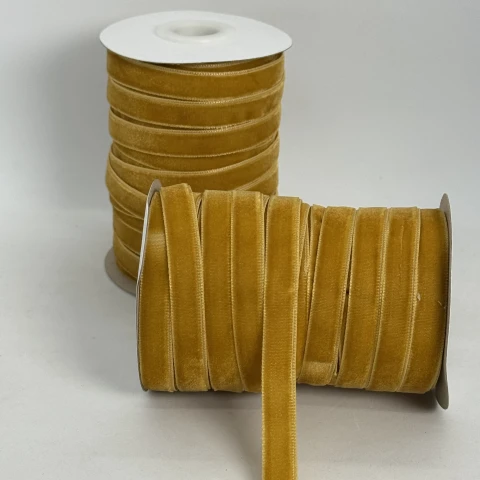 Стрічка оксамит 1 см (25 ярдів/22,75 м.), 24 мягкий бежевий