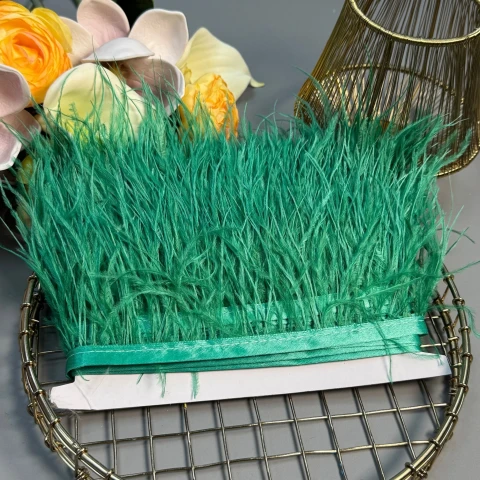 Пір'я на тасьмі 7-10 см (10 метрів), 38 зелений