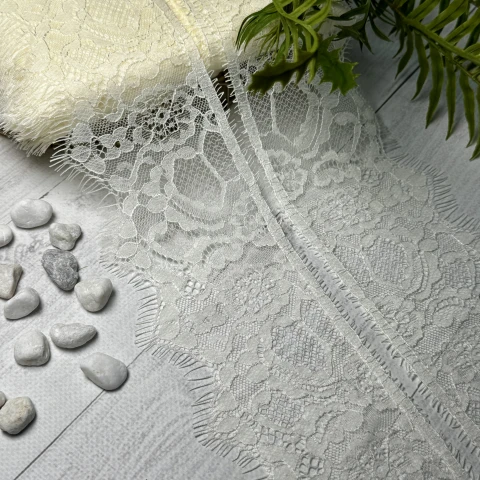 Мереживо французьке J73174  10 см. (20*3 м.), молочний