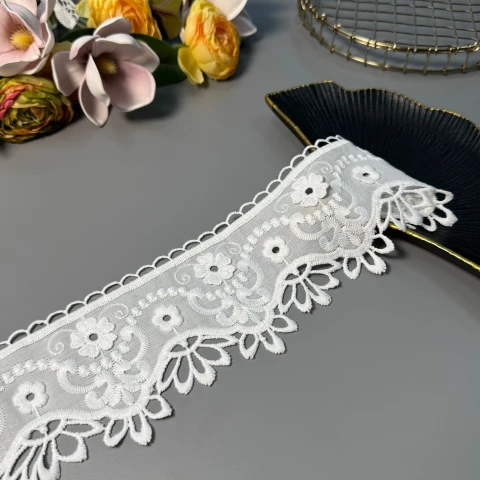 3D Мереживо прошва 0320802 10 см.(46 ярдів/42,06 м.), білий