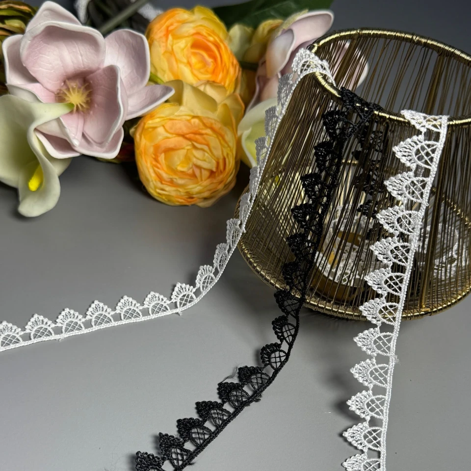 Мереживо поліестер ВВ104793 2 см.(30 ярдів/27.3 м.), білий