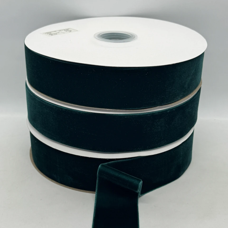Стрічка оксамит 3.8 см (25 ярдів/22,75 м.), 34 зелений