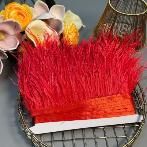 Пір'я на тасьмі 7-10 см (10 метрів), 40 червоний