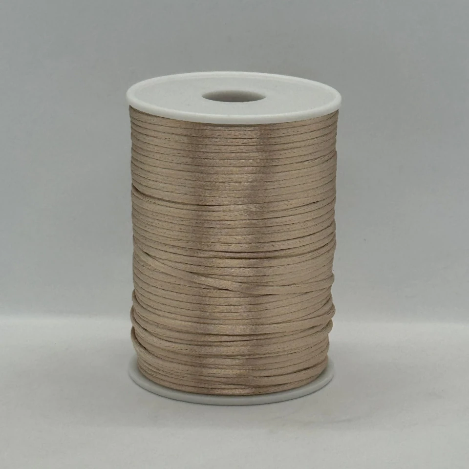 Шнур атласний корсетний 2.3 мм (100 ярдів/91,44 м.), 16 м'який бежевий