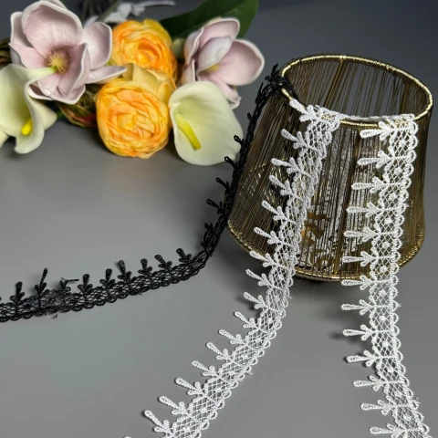 Мереживо поліестер ВВ104792 3 см.(15 ярдів/13.5 м.), білий