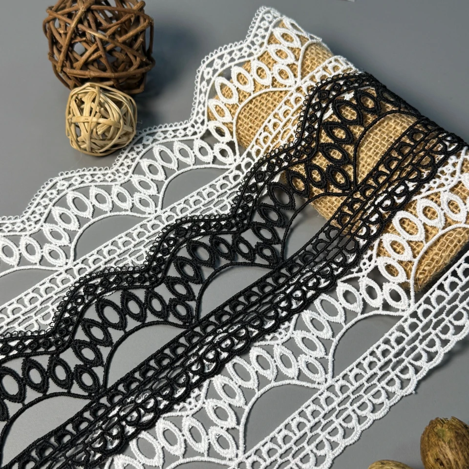 Мереживо поліестер 183 8 см.(18.5 метрів), молочний