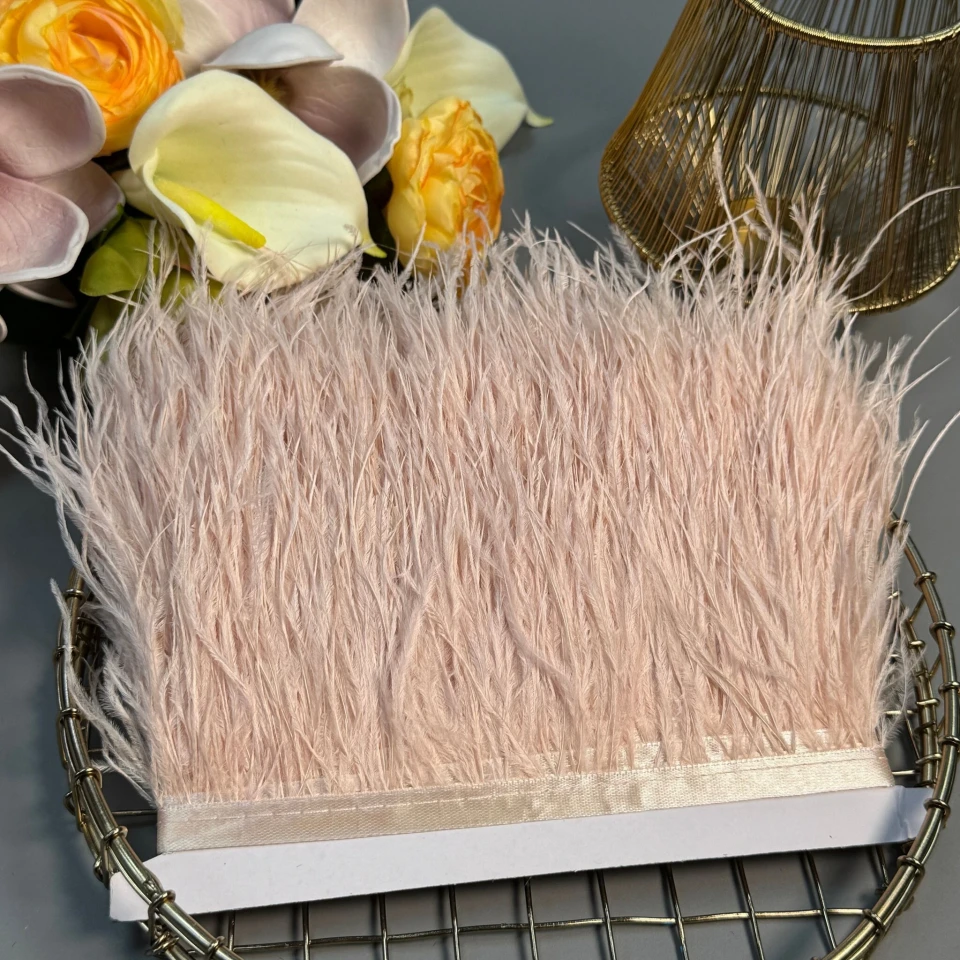 Пір'я на тасьмі 7-10 см (10 метрів), 18 темний бежевий