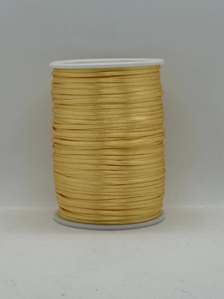 Шнур атласний корсетний 2.3 мм (100 ярдів/91,44 м.), 22 молочний