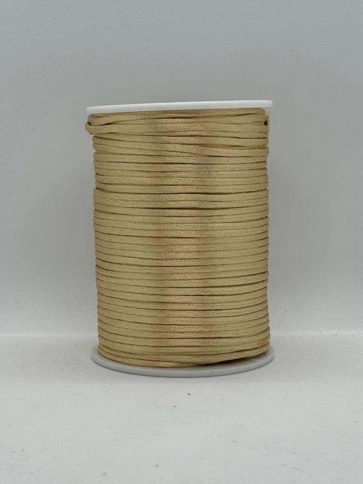 Шнур атласний корсетний 2.3 мм (100 ярдів/91,44 м.), 101 світлий бежевий